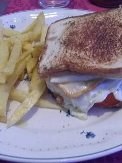 Una foto de Sándwich con huevo 😆