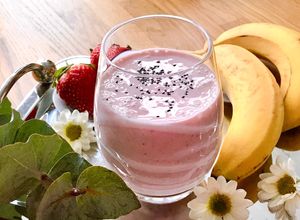 Hình của món 💚 Smoothie Chuối Dâu Sữa Chua.