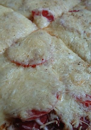 صورة لوصفة بيتزا 🍕 السجق 😋😋