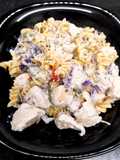 Wok de vegetales, pollo y fideos