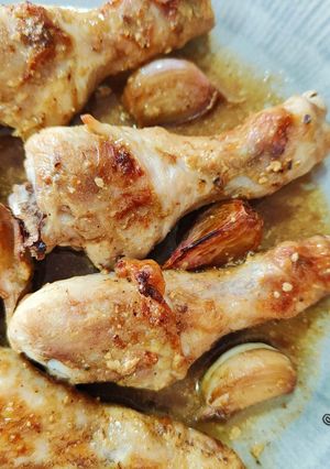 Una foto de Jamoncitos de pollo al horno con mostaza y romero