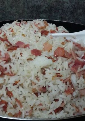 Una foto de Arroz con tocino