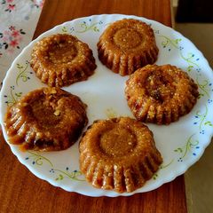 A picture of Cashew & Dates bites.