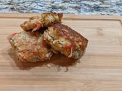 A picture of crab cakes