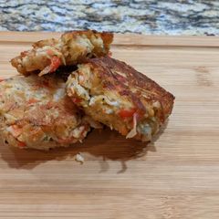 A picture of Ity's Crab Cakes.