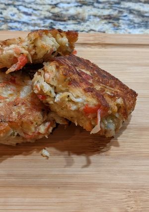 A picture of Ity's Crab Cakes.