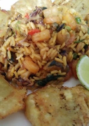 Una foto de Arroz con mariscos en 5 minutos