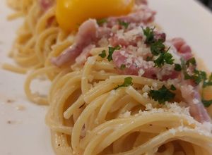 Une photo de Pâtes carbo à ma façon 😋 😋