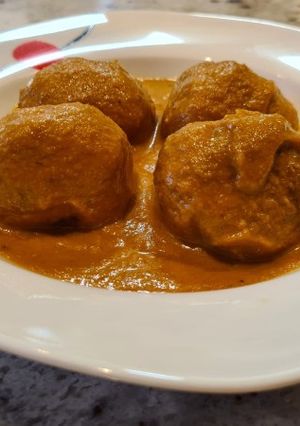 Foto principal de Albóndigas de pavo en salsa de calabaza, manzana y nueces