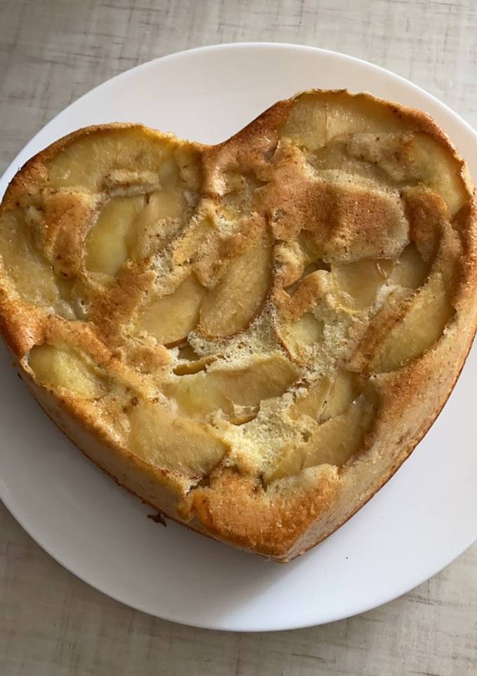 Шарлотка з яблуками