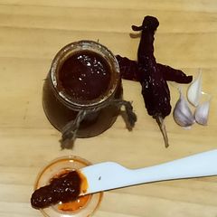 A picture of Schezwan chutney.