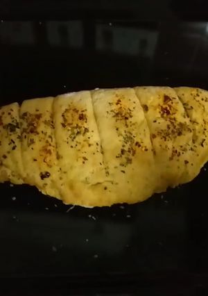 A picture of Dominoes style garlic bread.
