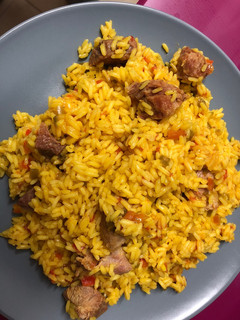 Una foto de Paella con pavo