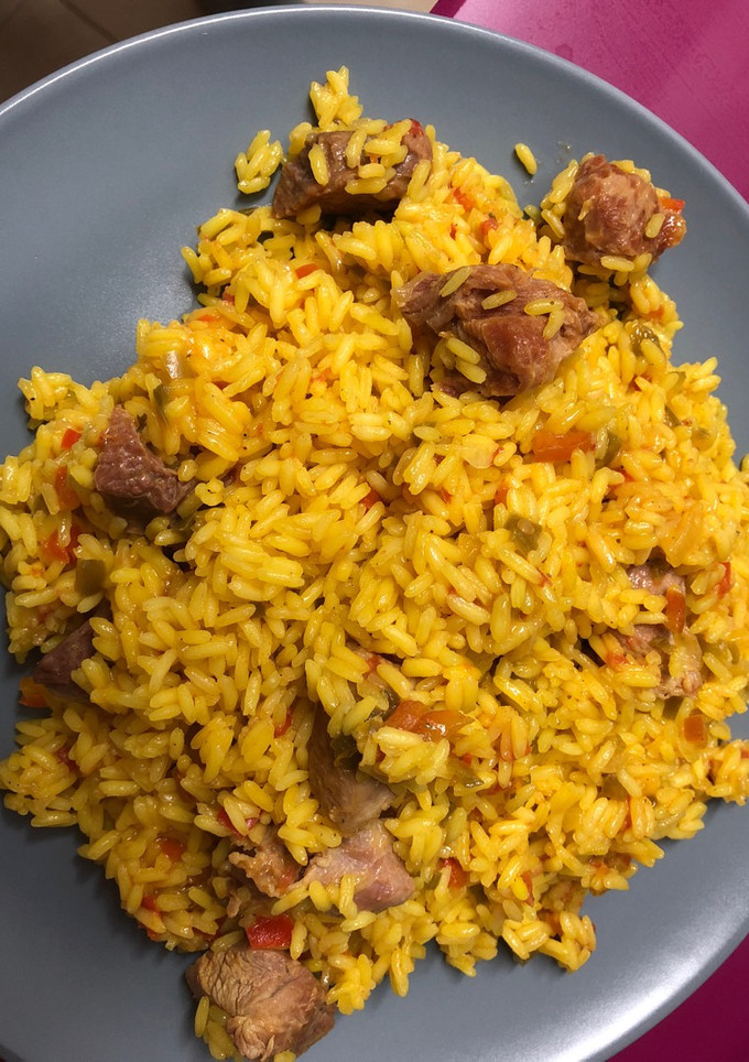 Una foto de Paella con pavo
