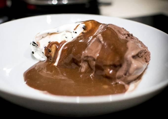 Hot chocolate Mars sauce with ice -cream