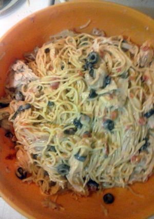A picture of Chicken Rotel Spaghetti.