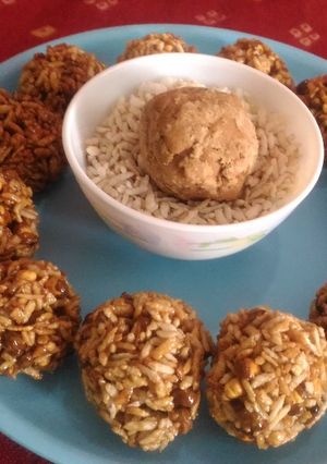 A picture of Poha laddu.