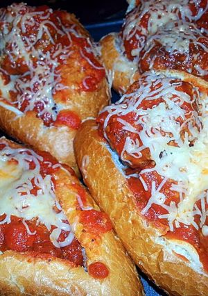 A picture of Ray's Meatball Hoagies.