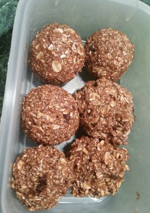A picture of Protein Cookie Dough Balls.