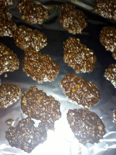 A picture of No bake cookies.