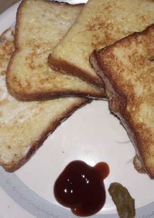 A picture of Egg toast.