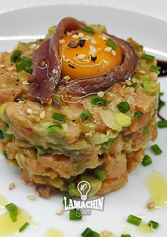 Una foto de Tartar de salmón