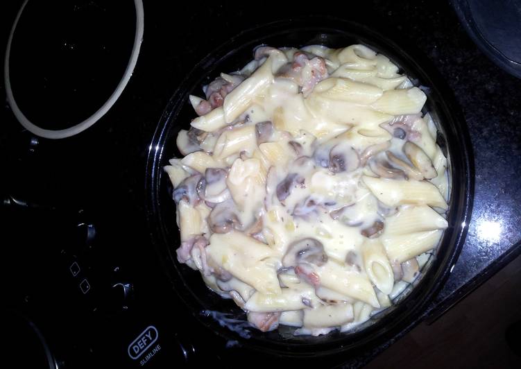 Recipe: Yummy Pot Macaroni,  bacon and cheese