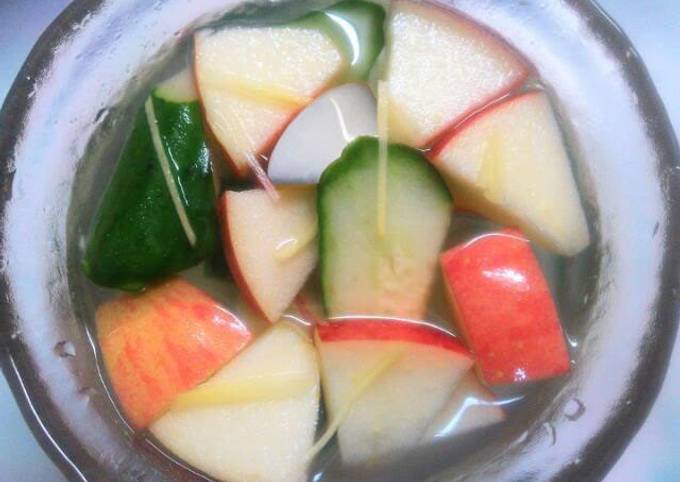 How to Prepare Perfect Pear and Apple Mul (Water) Kimchi