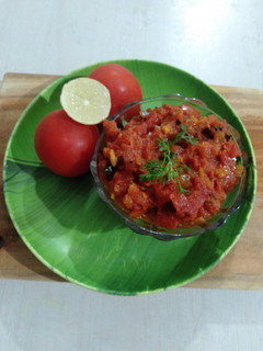टोमॅटो चटणी (tomato chutney recipe in marathi) रेसिपी चे मुख्य फोटो