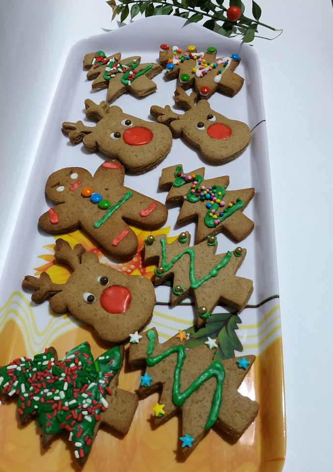 Una foto de Galletitas navideñas de jengibre