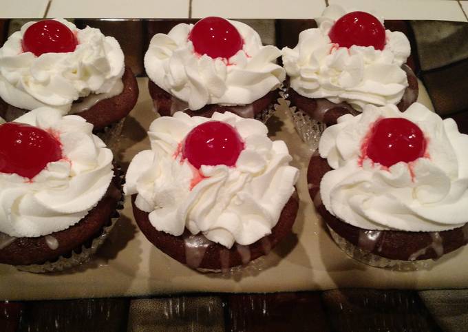 Cherry Coke Float Cupcakes