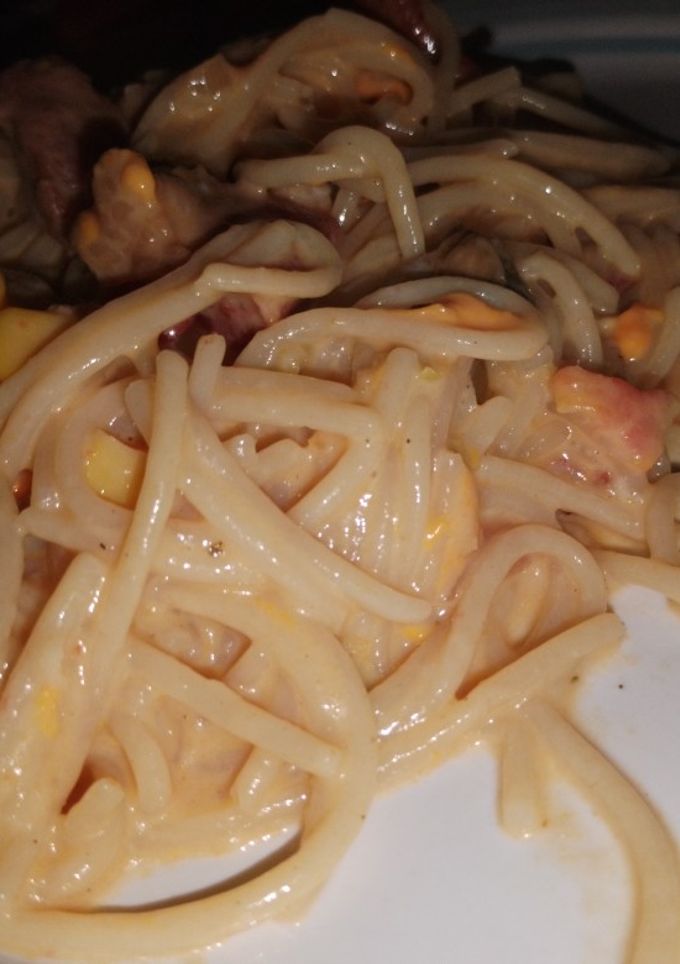 Una foto de Espaguetis blancos😋