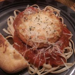 A picture of Easy Peezy Chicken Parmesan.