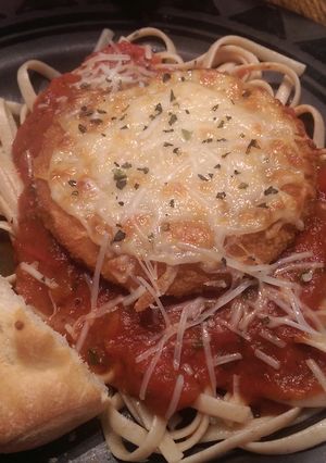 A picture of Easy Peezy Chicken Parmesan.