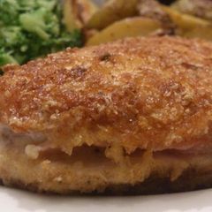 A picture of Upgraded chicken cordon bleu.