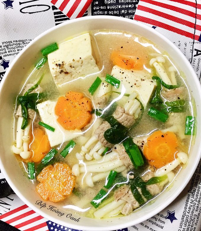 Hình của món Canh Thịt Bò Nấm Bạch Tuyết.