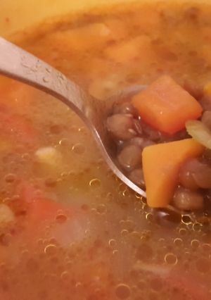 A picture of Easy Lentil Soup.