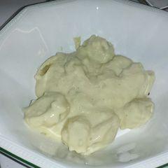 A picture of Creamy Macaroni And Cheese.