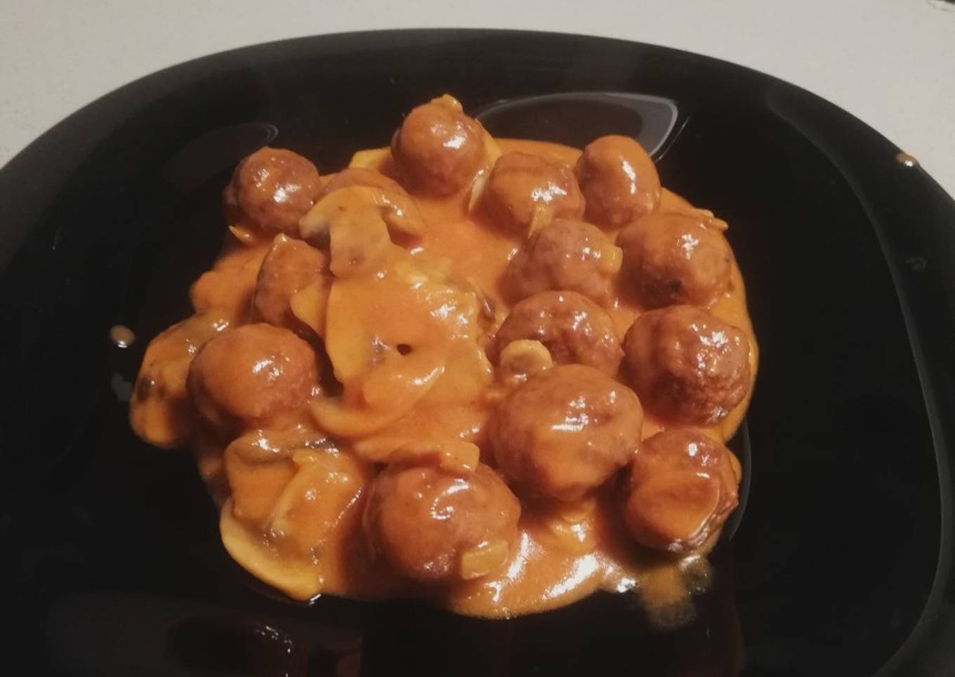 Albóndigas en salsa de tomate 🍅 y champiñones 🍄