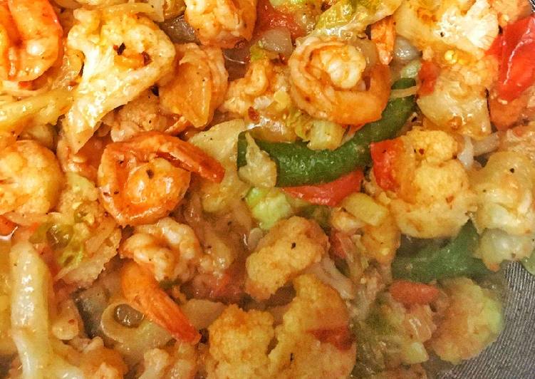 Step-by-Step Guide to Prepare Award-winning শ্রিম্প উইথ ভেজিটেবল (shrimp with vegetable recipe in bengali)
