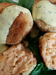 A picture of Sig's Mini Salmon Pie Bites.