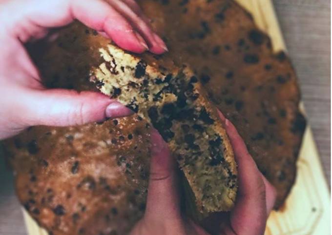 Passaggi a Preparare Fatto in casa Torta noci, uvetta e cioccolato-senza li