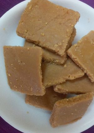 सुखड़ी (Sukhdi recipe in hindi) रेसिपी मुख्य फोटो