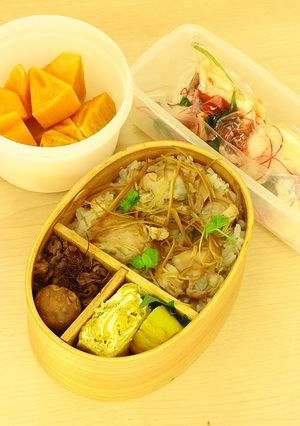A picture of Edo-mae Hamaguri Clam Rice Bento.