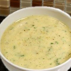 A picture of Béarnaise Sauce.
