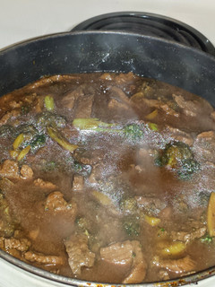 A picture of Beef and Broccoli w/Rice Pilef.