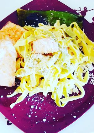 O poză a rețetei Tagliatele cu somon si salată.