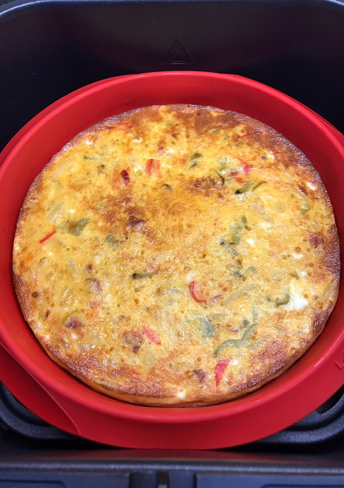 Una foto de Tortilla campera con chorizo en Airfryer Cosori