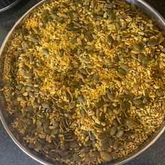 A picture of Mukhwas- roasted seeds.