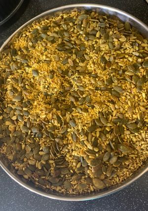 A picture of Mukhwas- roasted seeds.
